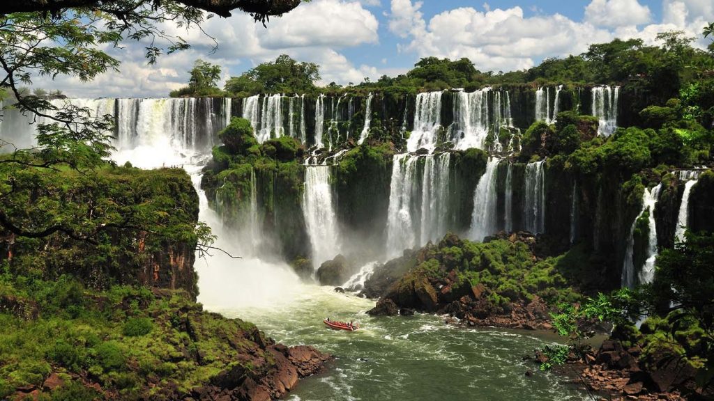 Best time to go to Iguazu Falls